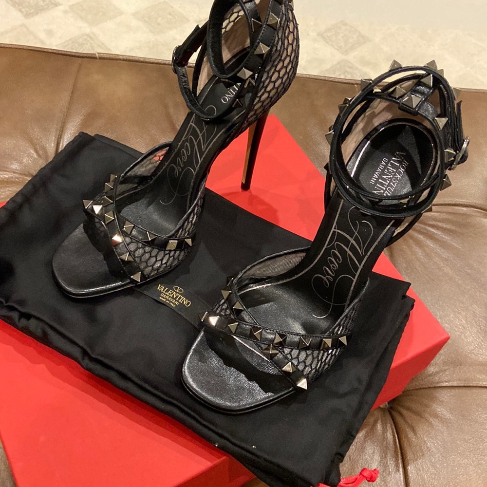 Stunning Valentino Garavani Alcove Fishnet Sandal